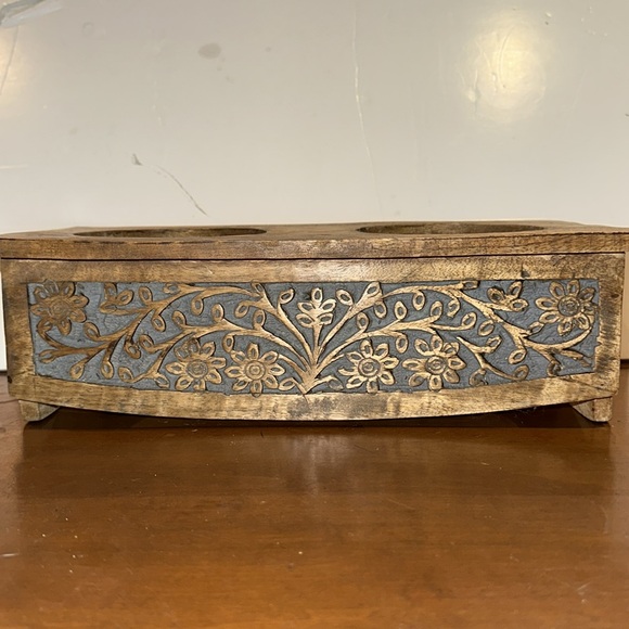 Elevated wooden pet feeding station. 14" x 7 x 4. - Picture 1 of 8